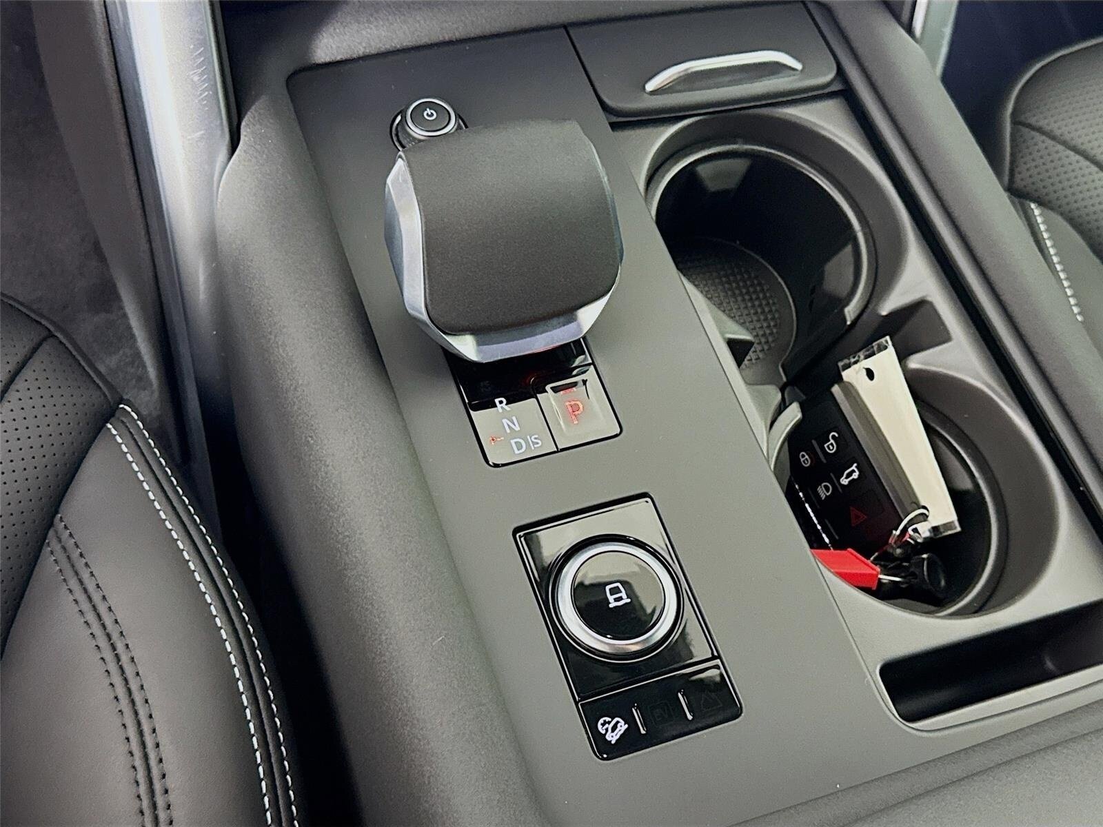 New 2026 Land Rover Discovery Dynamic SE AWD/4WD image 19