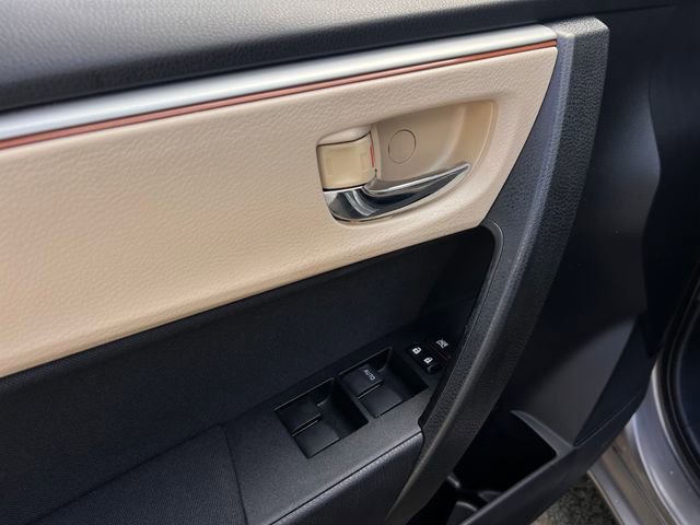 Used 2015 Toyota Corolla LE image 11