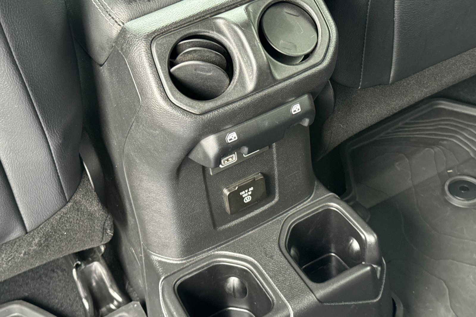 Used 2022 Jeep Wrangler Unlimited Sahara image 13