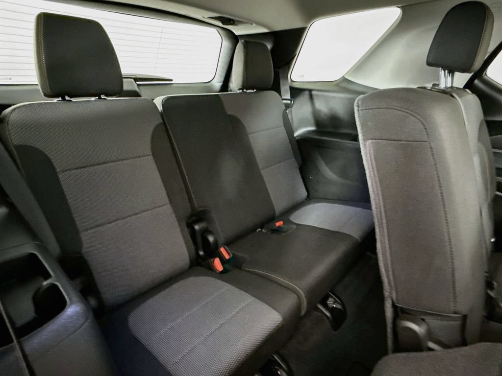 Used 2019 Chevrolet Traverse LS AWD/4WD image 29