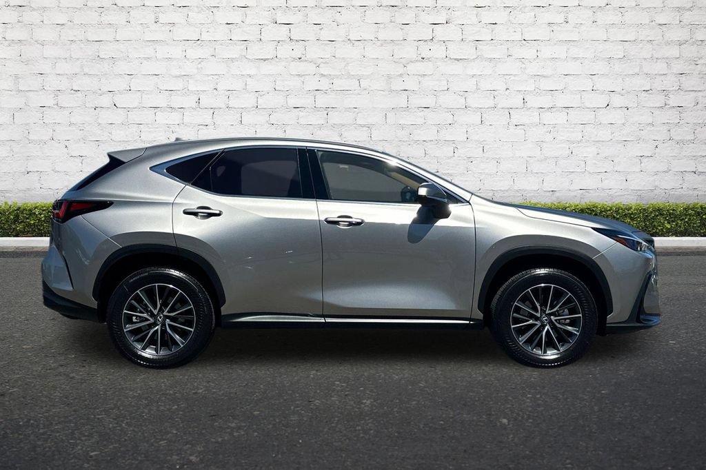 Used 2025 Lexus NX 250 FWD w/ Accessory Package (Z2) image 3