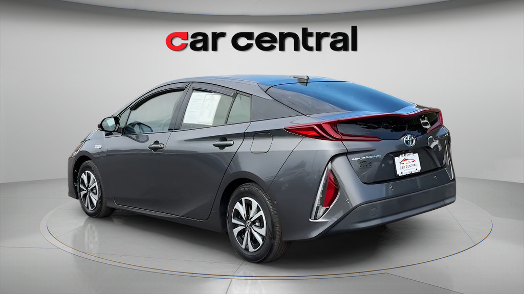 Used 2017 Toyota Prius Prime Advanced FWD image 3