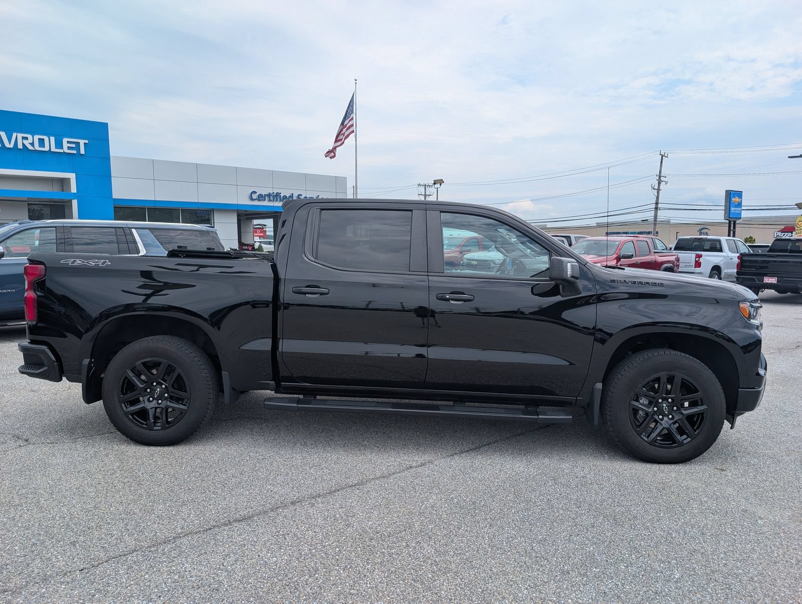 Used 2024 Chevrolet Silverado 1500 RST w/ Convenience Package II AWD/4WD image 2