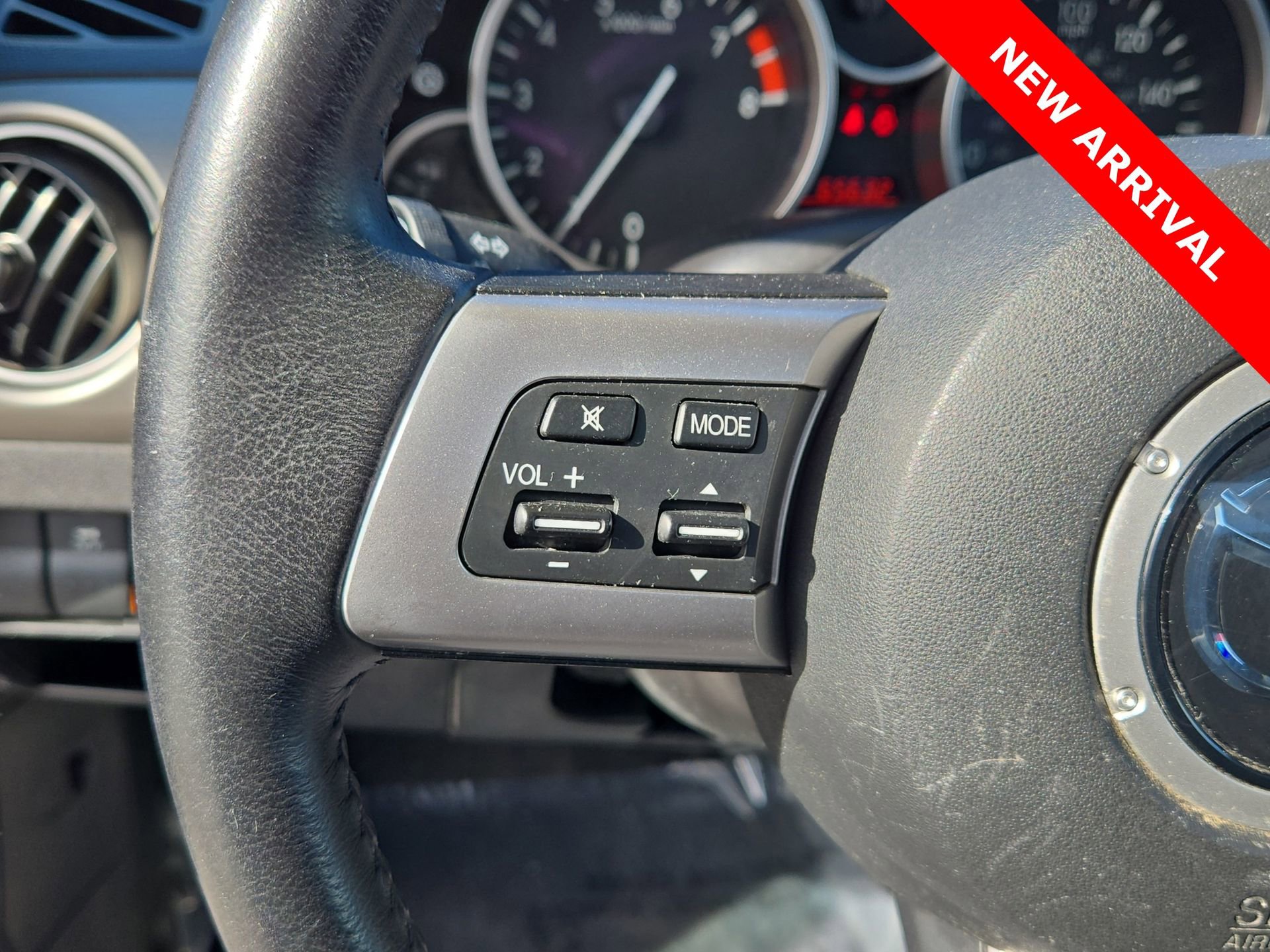 Used 2012 MAZDA MX-5 Miata Touring w/ Suspension Pkg image 9