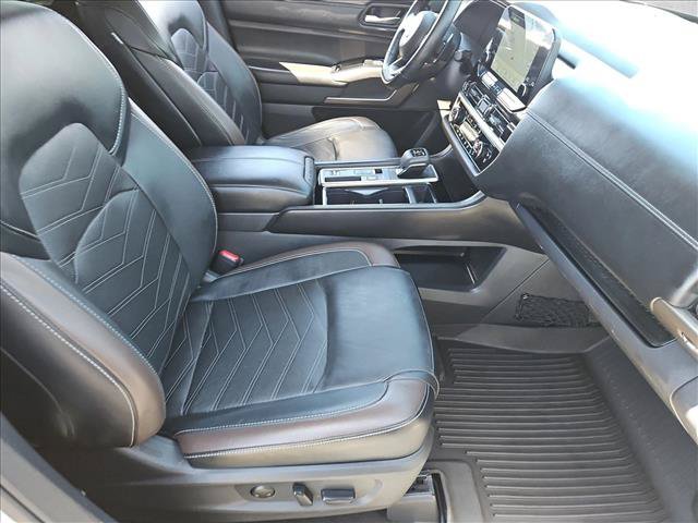 Used 2023 Nissan Pathfinder Platinum w/ Black Appearance Package FWD image 30