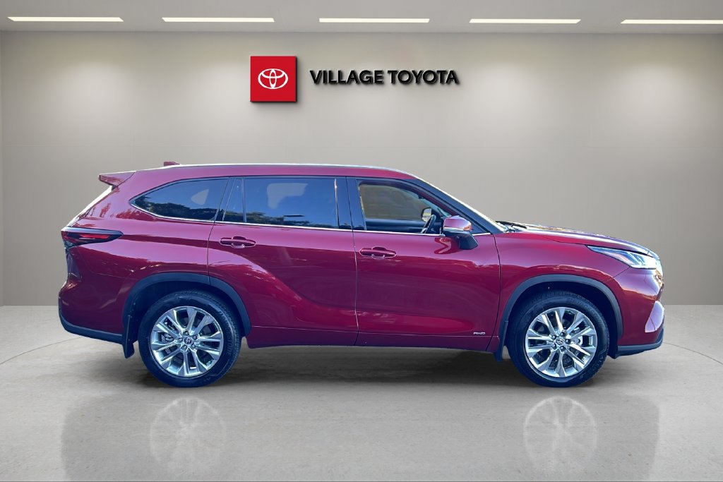 Certified 2026 Toyota Highlander Limited AWD/4WD image 6