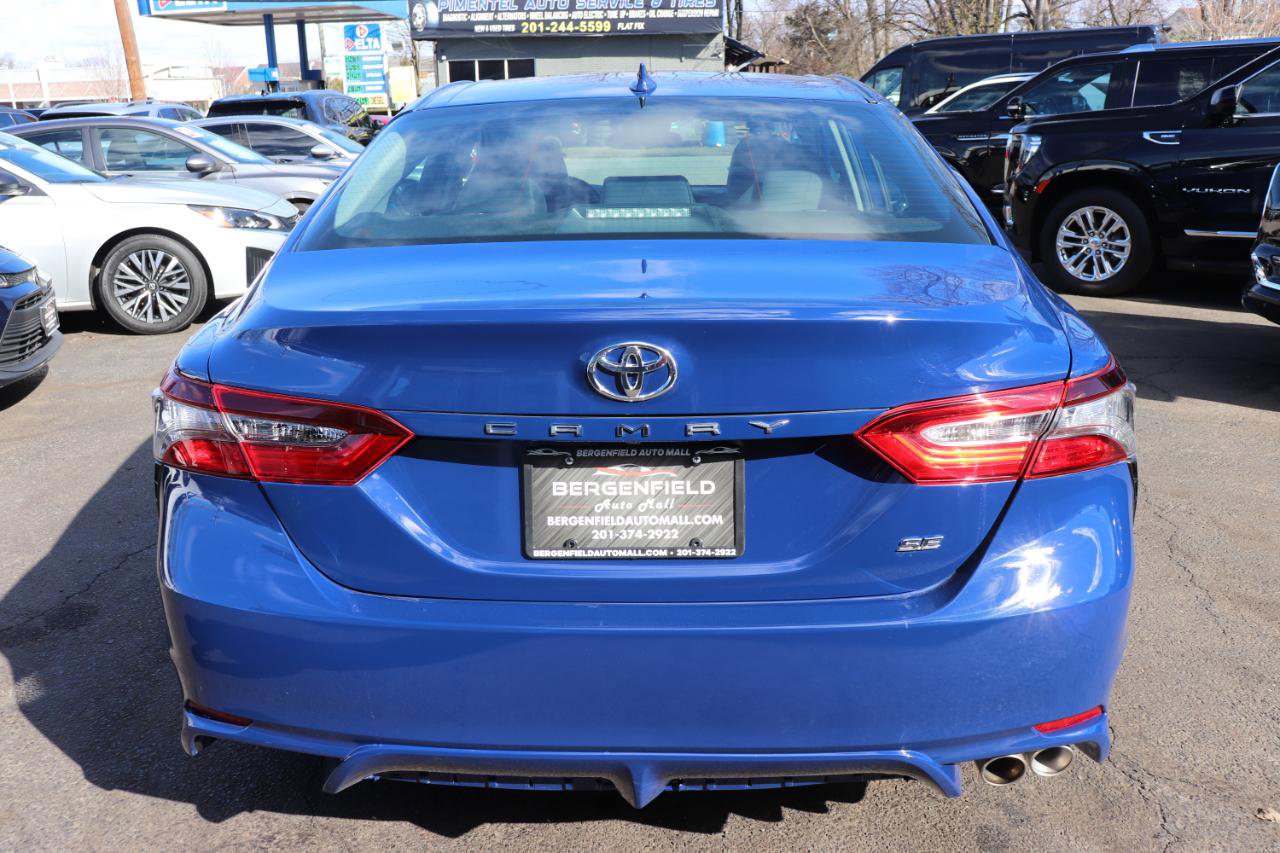 Used 2024 Toyota Camry SE image 4