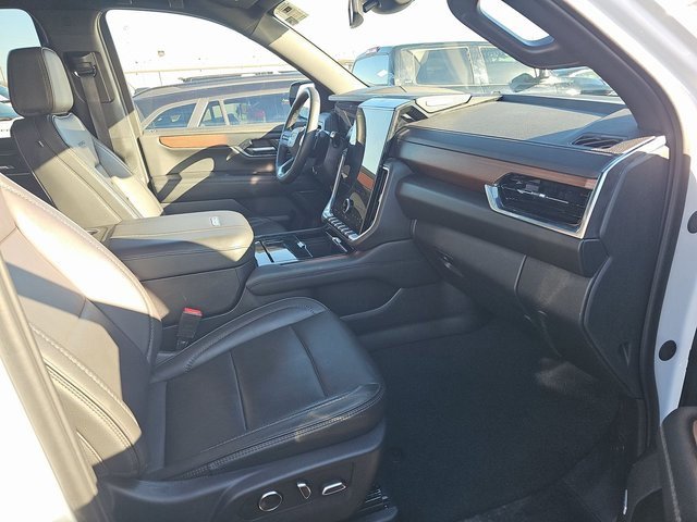 Used 2025 GMC Yukon Denali image 7