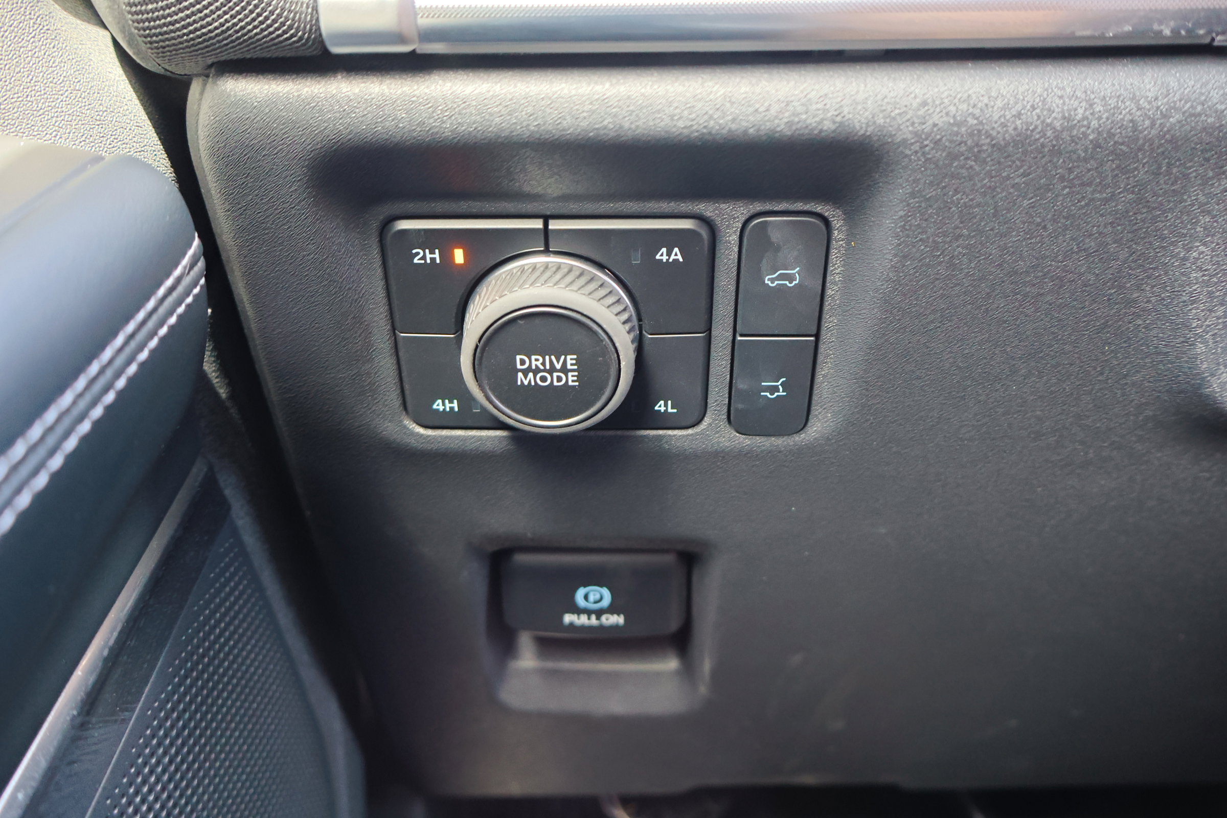 Certified 2025 Ford Expedition Max Platinum w/ Stealth Appearance Package image 16