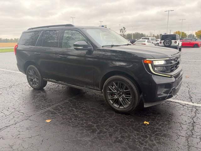 Used 2025 Ford Expedition Platinum w/ Stealth Performance Package AWD/4WD image 8