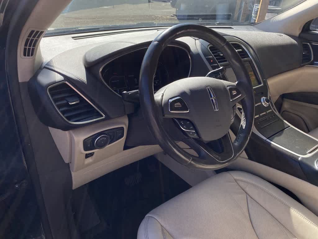 Used 2017 Lincoln MKX Reserve w/ Lincoln MKX Climate Package AWD/4WD image 2