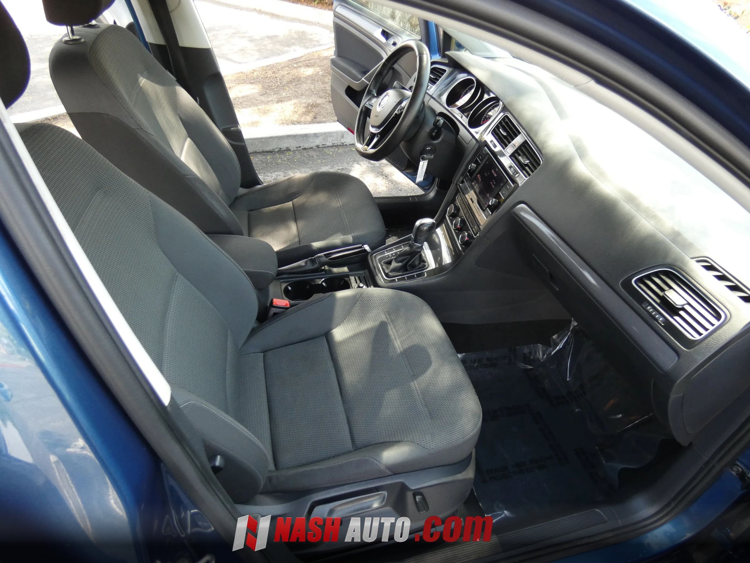 Used 2018 Volkswagen Golf S FWD image 27