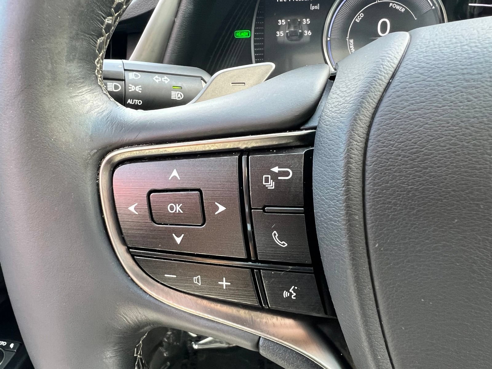 Used 2020 Lexus ES 300h w/ Premium Package FWD image 35