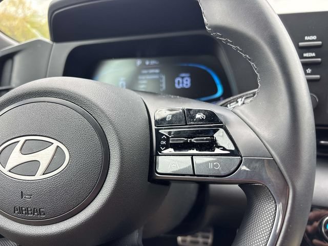 Certified 2025 Hyundai Elantra Sport FWD image 18