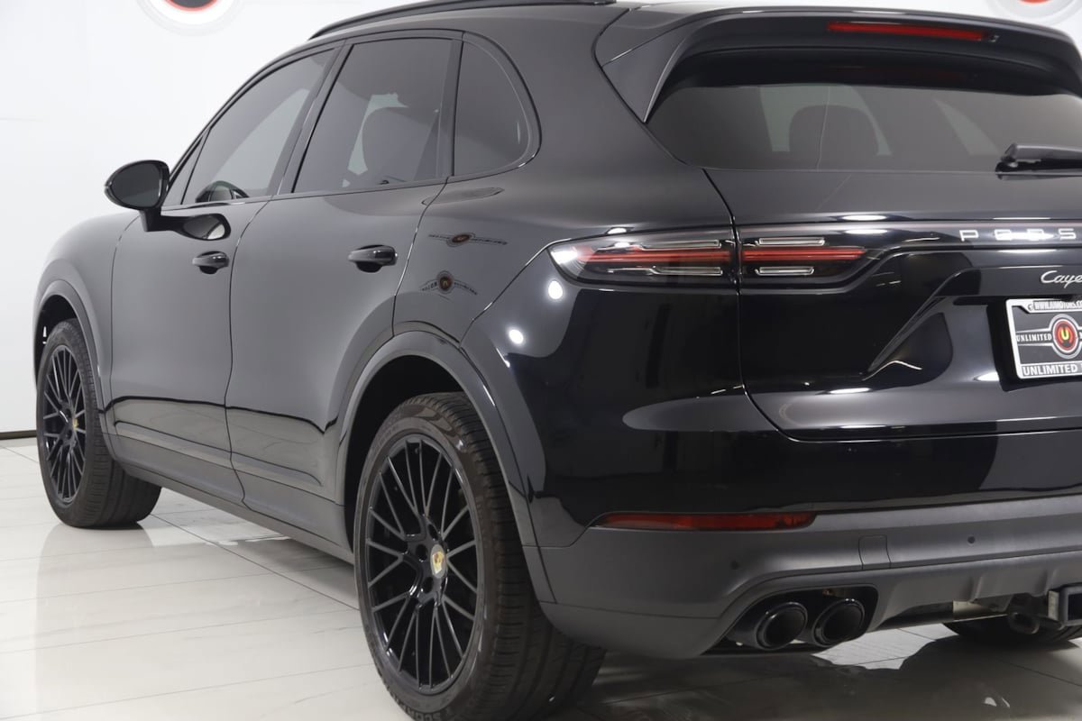 Used 2022 Porsche Cayenne AWD/4WD image 28