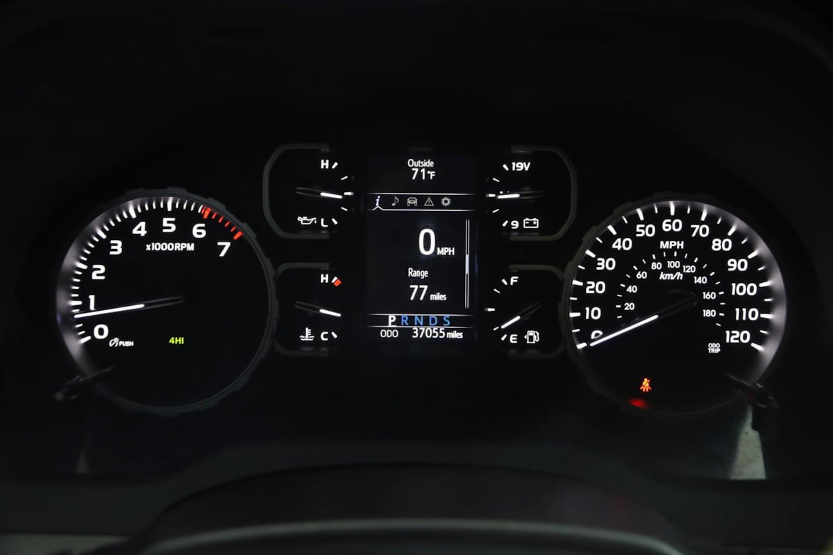 Used 2021 Toyota Tundra SR5 w/ SR5 Leather Package AWD/4WD image 16