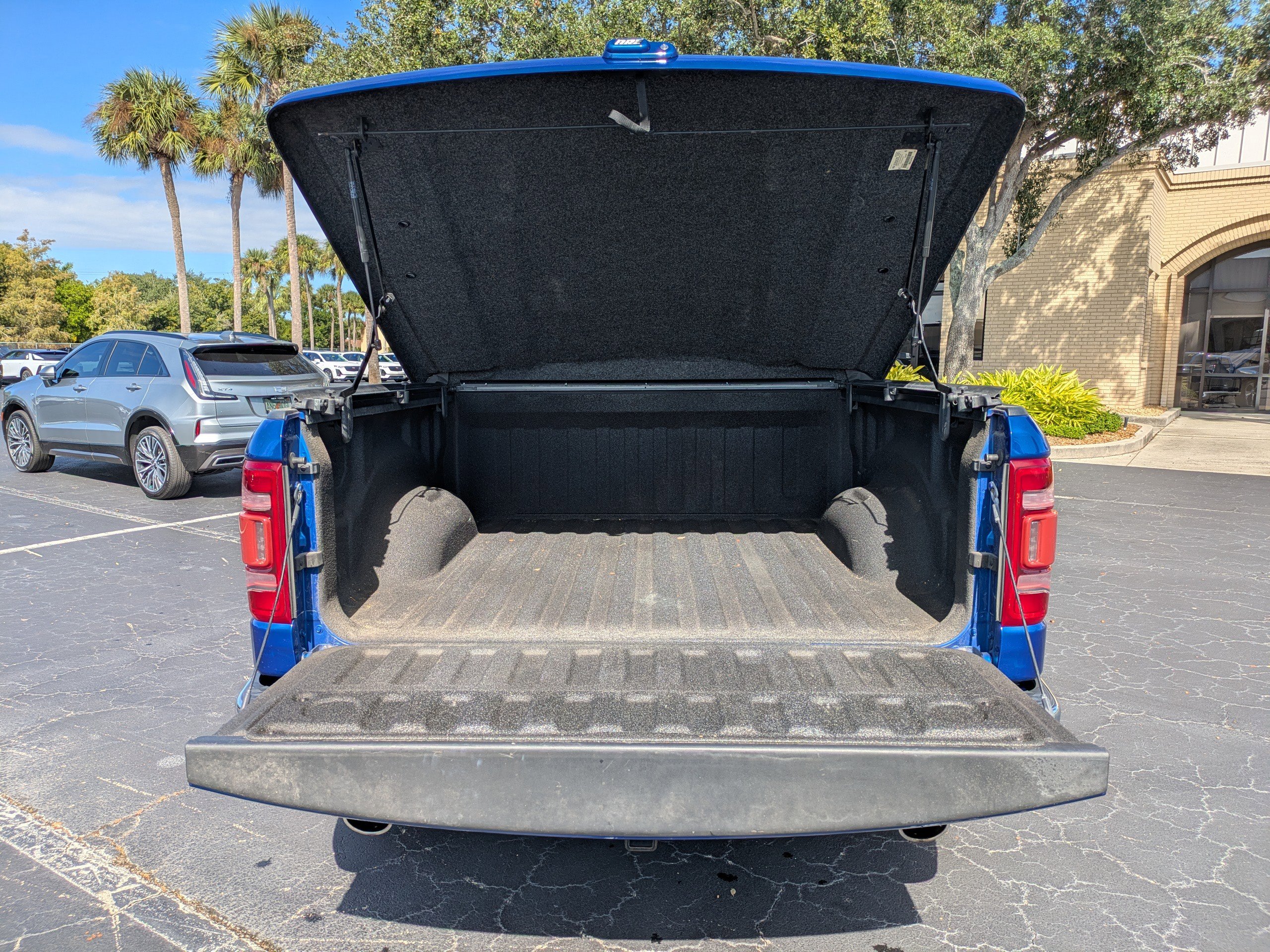 Used 2019 RAM 1500 Laramie image 10