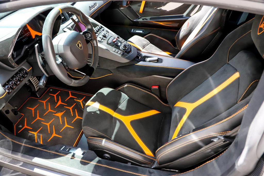 Used 2019 Lamborghini Aventador SVJ AWD/4WD image 40