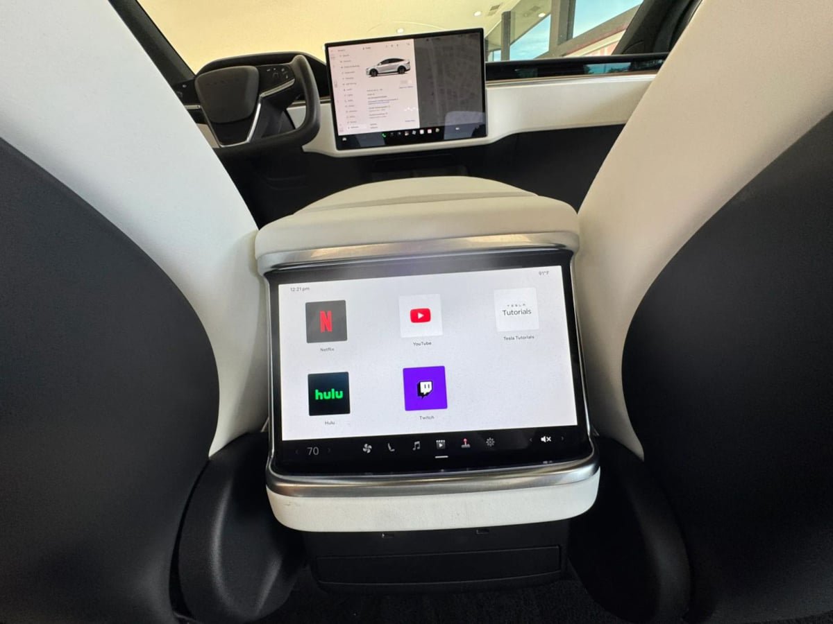 Used 2023 Tesla Model X AWD/4WD image 22
