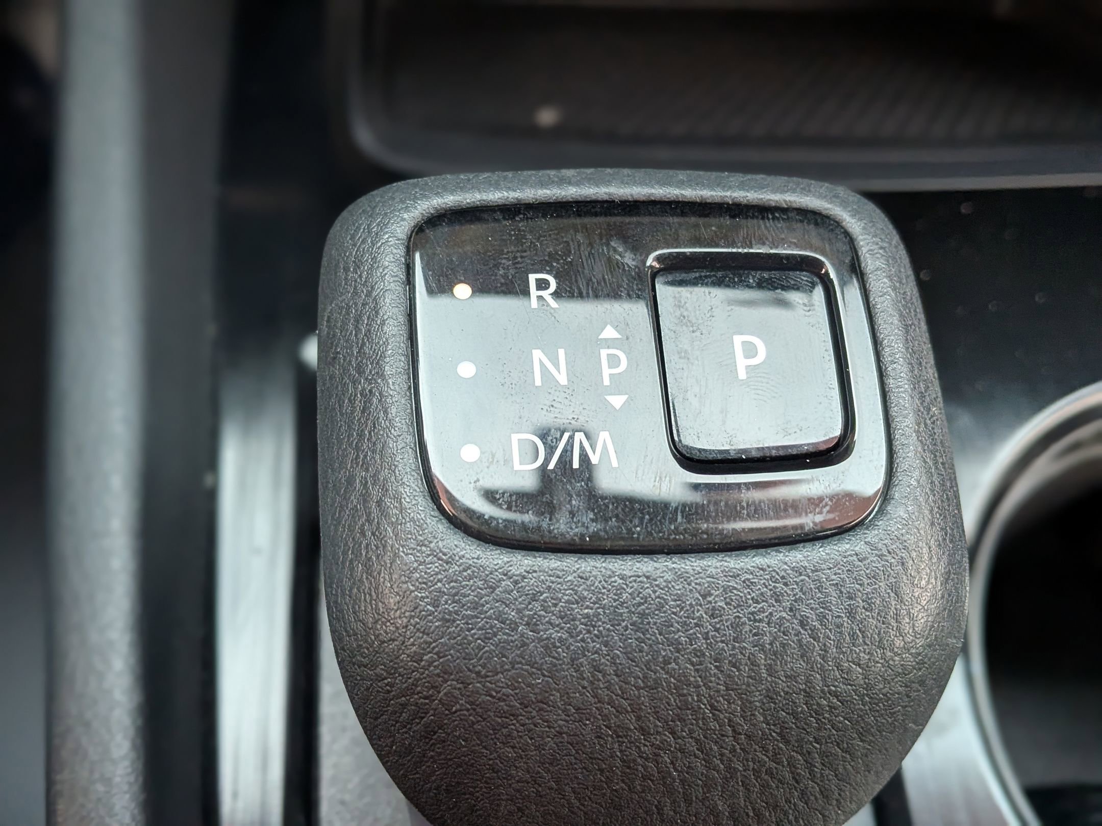 Used 2023 Nissan Rogue SV image 30