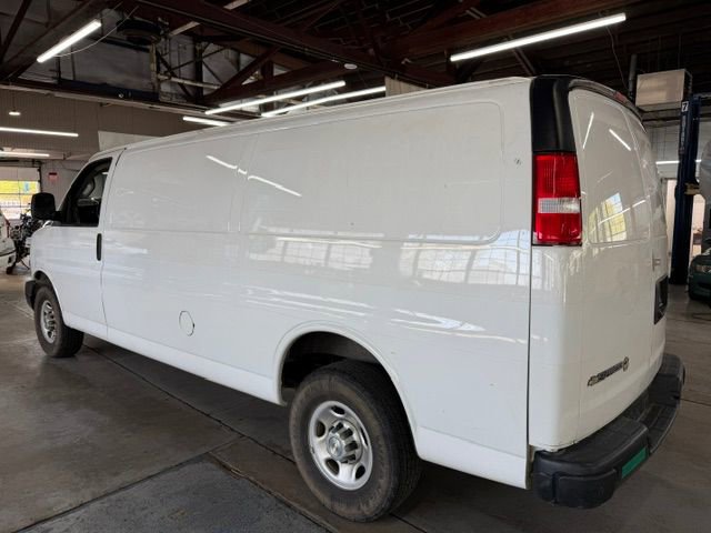 Used 2021 Chevrolet Express 3500 Extended w/ Driver Convenience Package RWD image 2