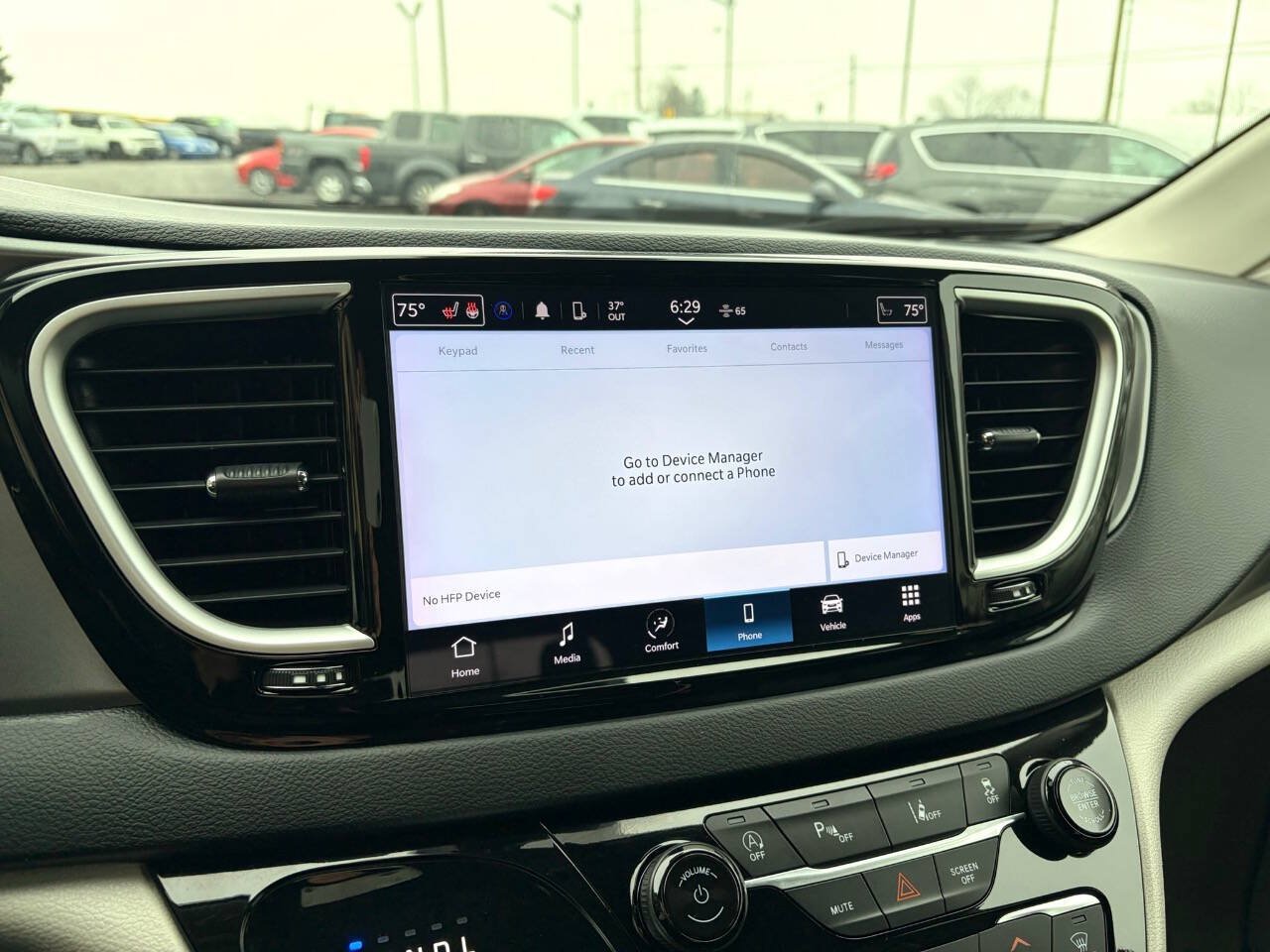 Used 2024 Chrysler Pacifica Touring-L FWD image 30