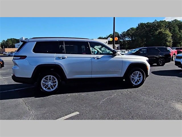 New 2025 Jeep Grand Cherokee L Laredo image 37