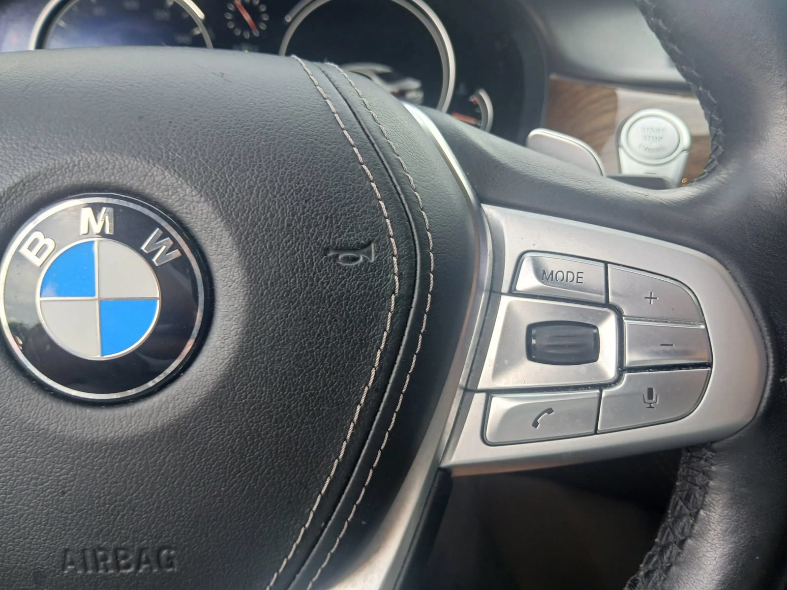 Used 2019 BMW 740i w/ Executive Package RWD image 30