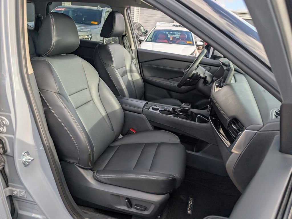 Certified 2024 Nissan Rogue SL image 18