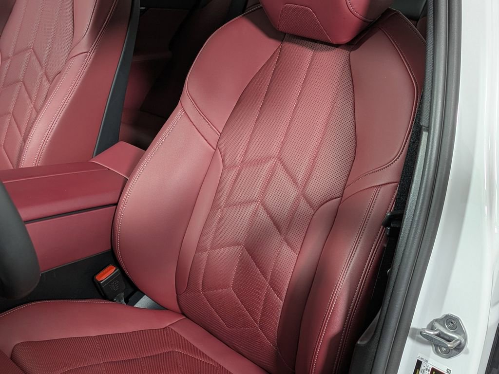 Used 2025 BMW 530i xDrive image 16