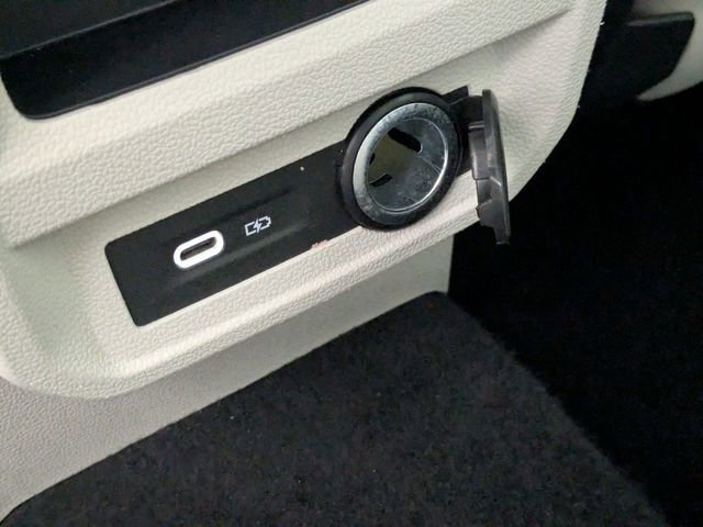 Used 2024 Volkswagen Tiguan SE image 27