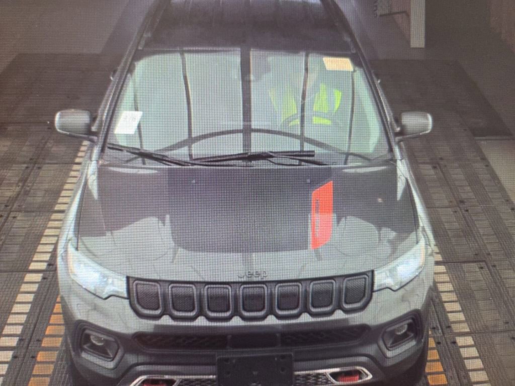 Used 2022 Jeep Compass Trailhawk w/ Trailhawk Convenience Group AWD/4WD image 6