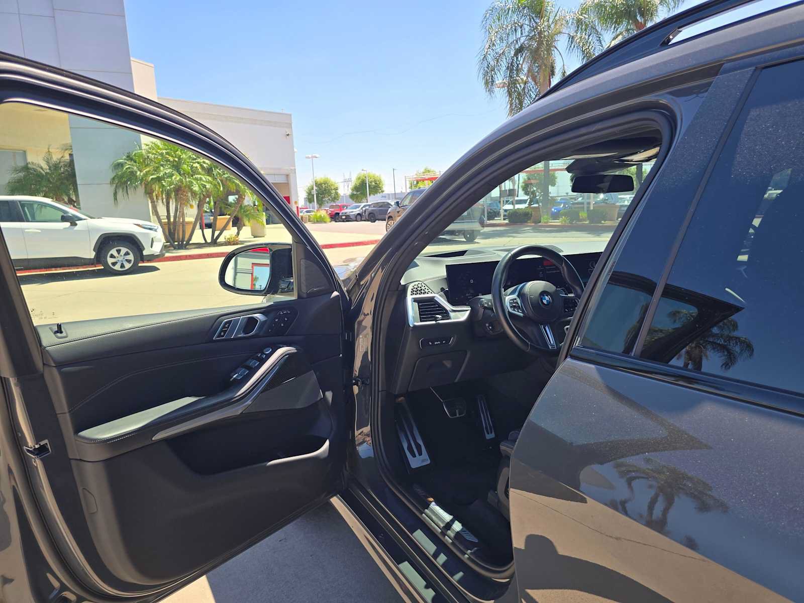 Used 2024 BMW X7 M60i w/ Executive Package AWD/4WD image 21