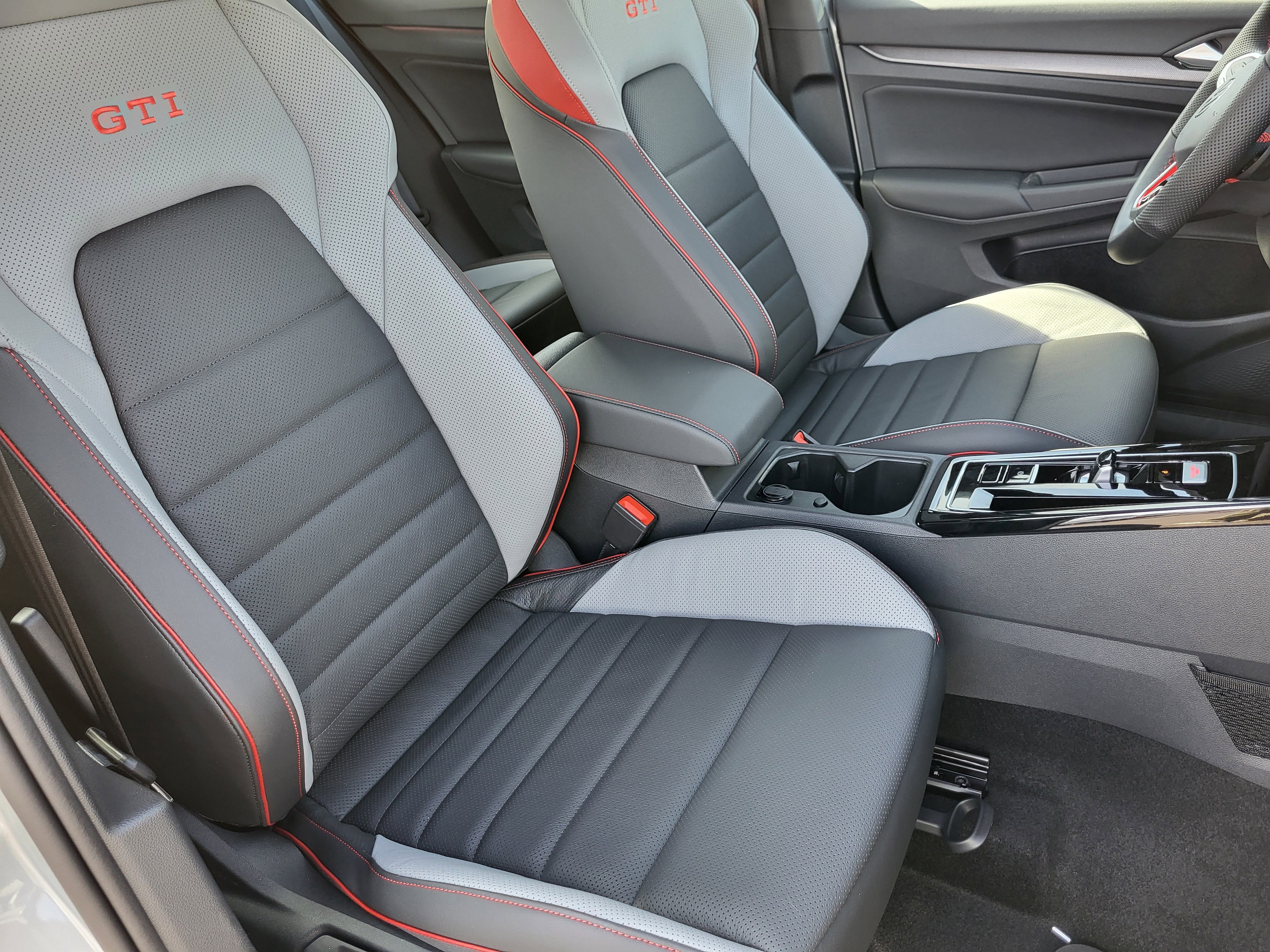 New 2026 Volkswagen GTI SE image 24
