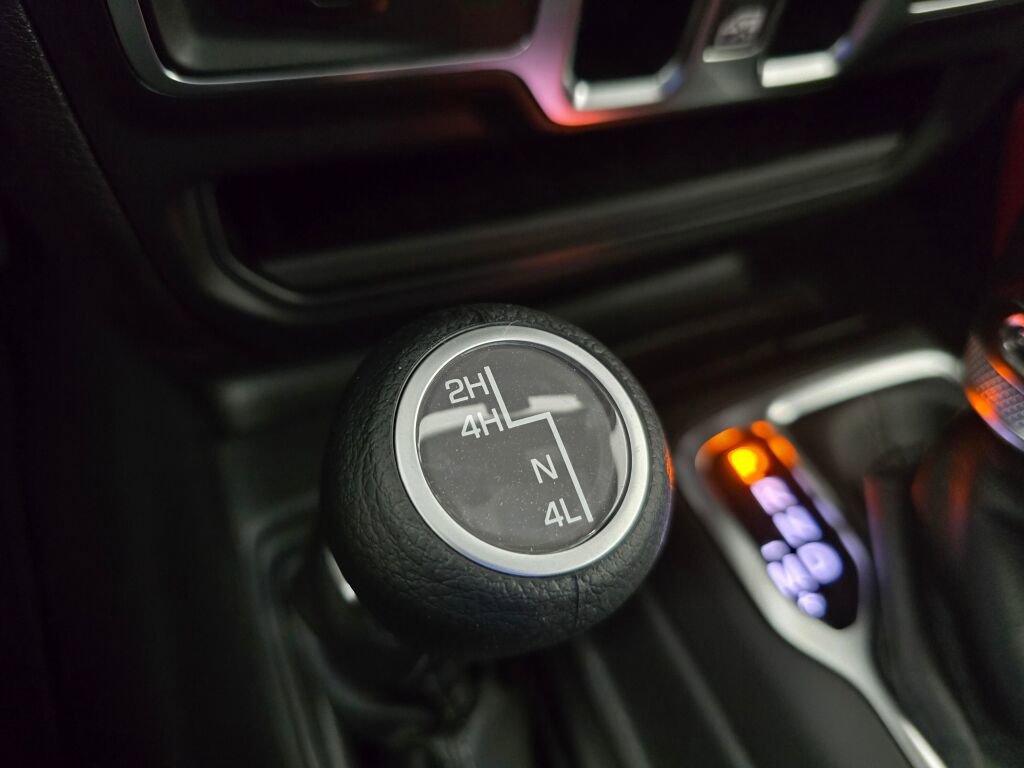 New 2025 Jeep Gladiator Sport image 31