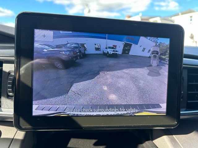 Used 2021 Ford Explorer XLT w/ Equipment Group 202A AWD/4WD image 33