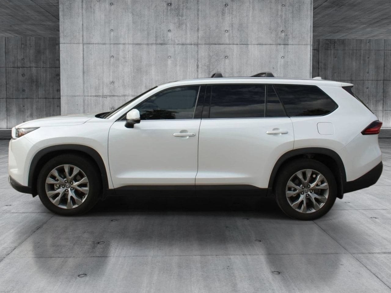 Used 2025 Toyota Grand Highlander FWD image 2