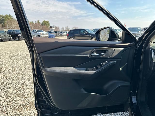 Used 2023 Nissan Rogue SV w/ SV Premium B Package image 24