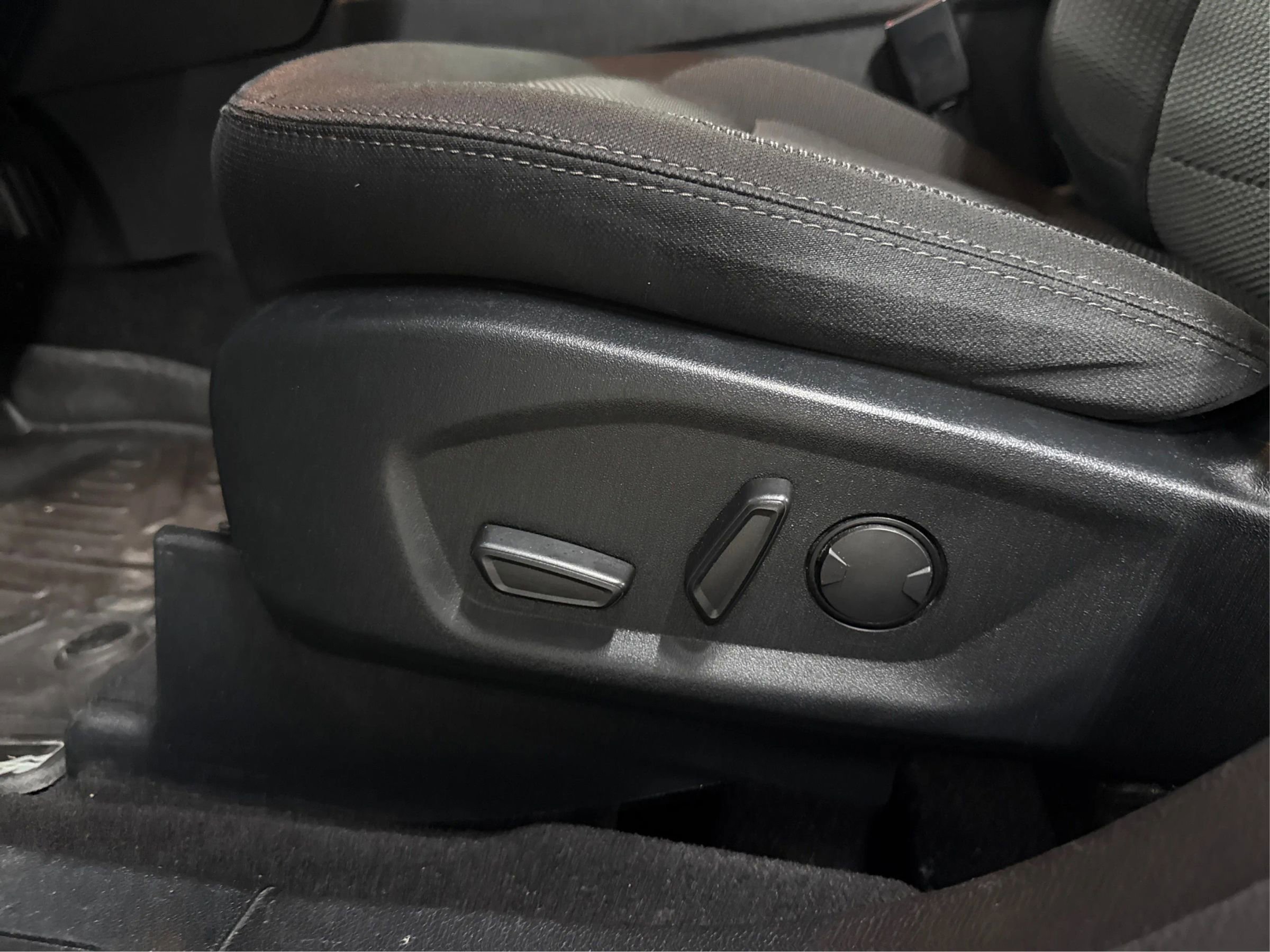 Used 2019 Ford Explorer XLT w/ Equipment Group 201A FWD image 21