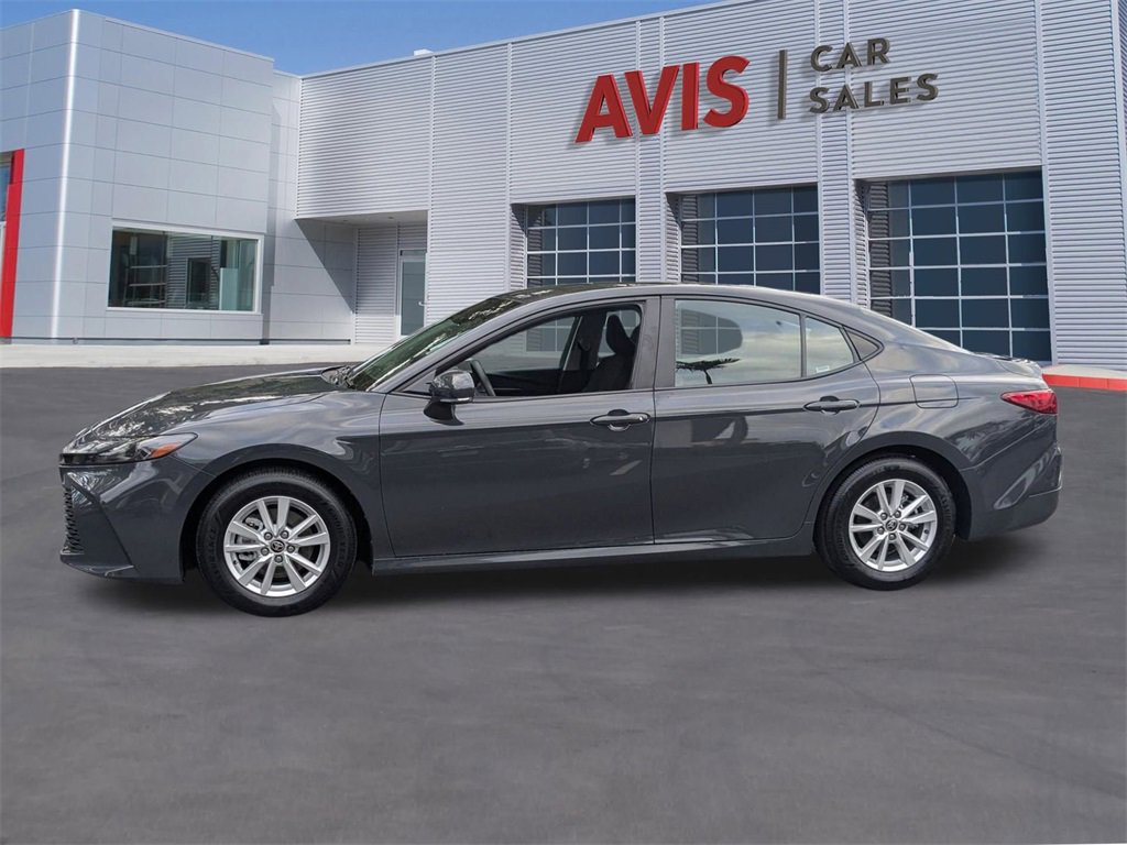 Used 2025 Toyota Camry LE image 11