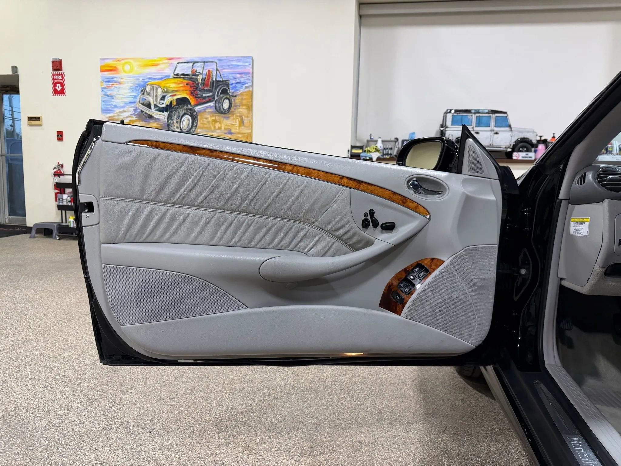 Used 2005 Mercedes-Benz CLK 500 Cabriolet image 25