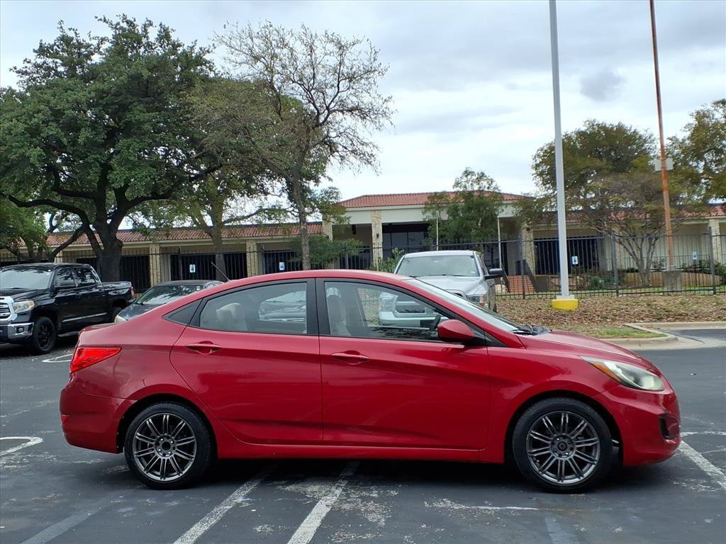 Used 2012 Hyundai Accent GLS w/ Comfort Pkg 2 FWD image 4