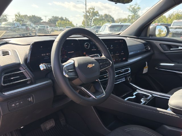 New 2027 Chevrolet Traverse LT w/ Driver Confidence Package FWD image 23