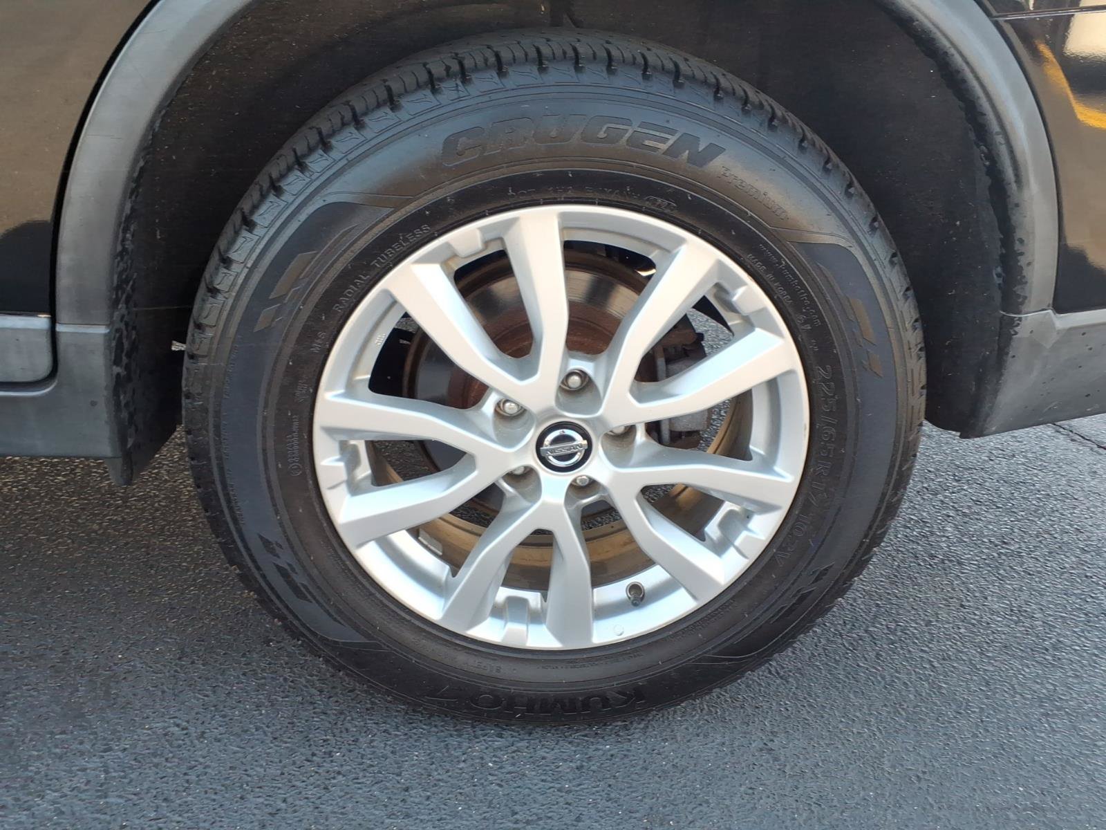 Used 2018 Nissan Rogue SV AWD/4WD image 10