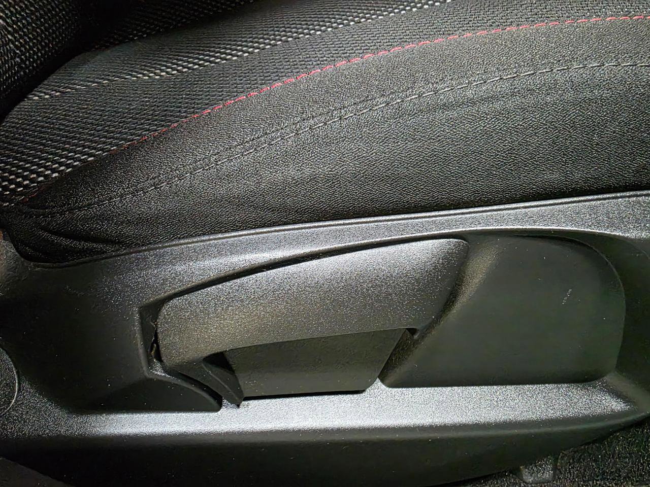 Used 2016 Chevrolet Equinox LS AWD/4WD image 26