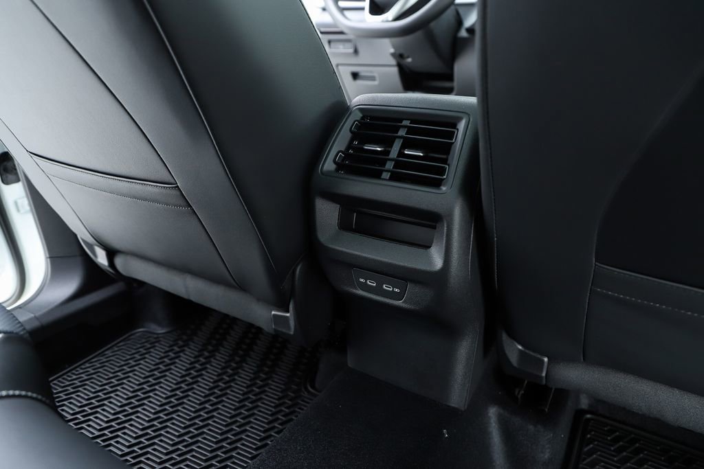 New 2026 Volkswagen Tiguan SE R-Line image 39