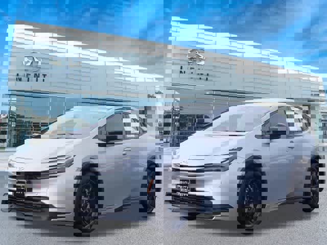 Used 2024 Toyota Prius LE image 1