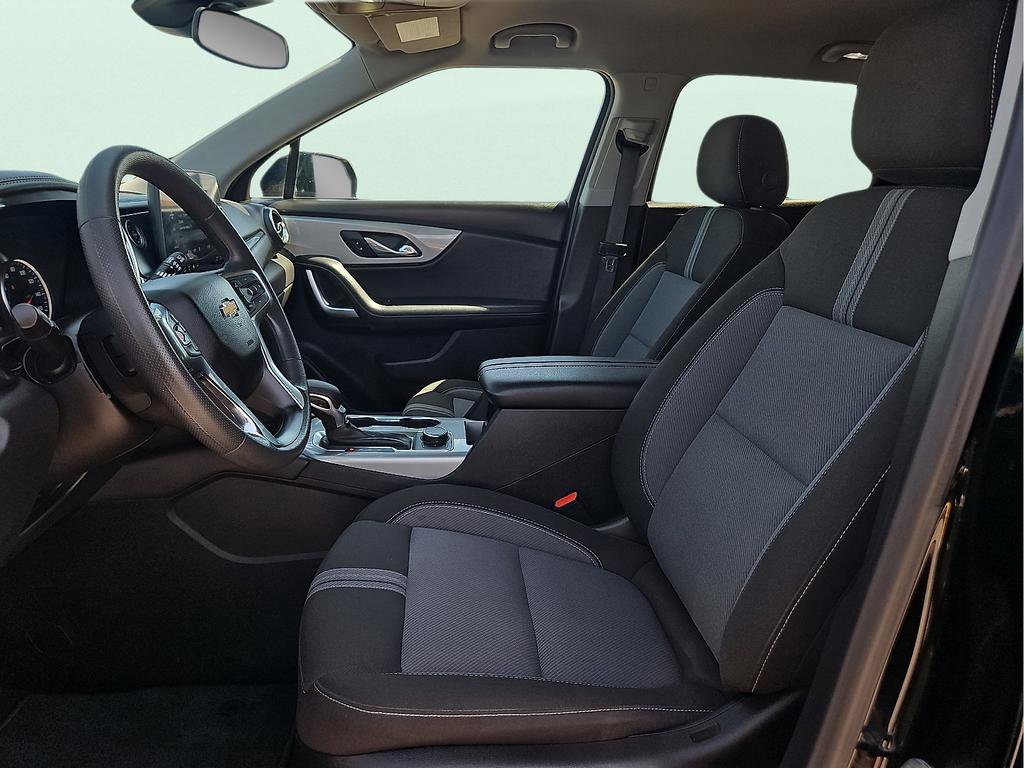 Used 2025 Chevrolet Blazer LT FWD image 11
