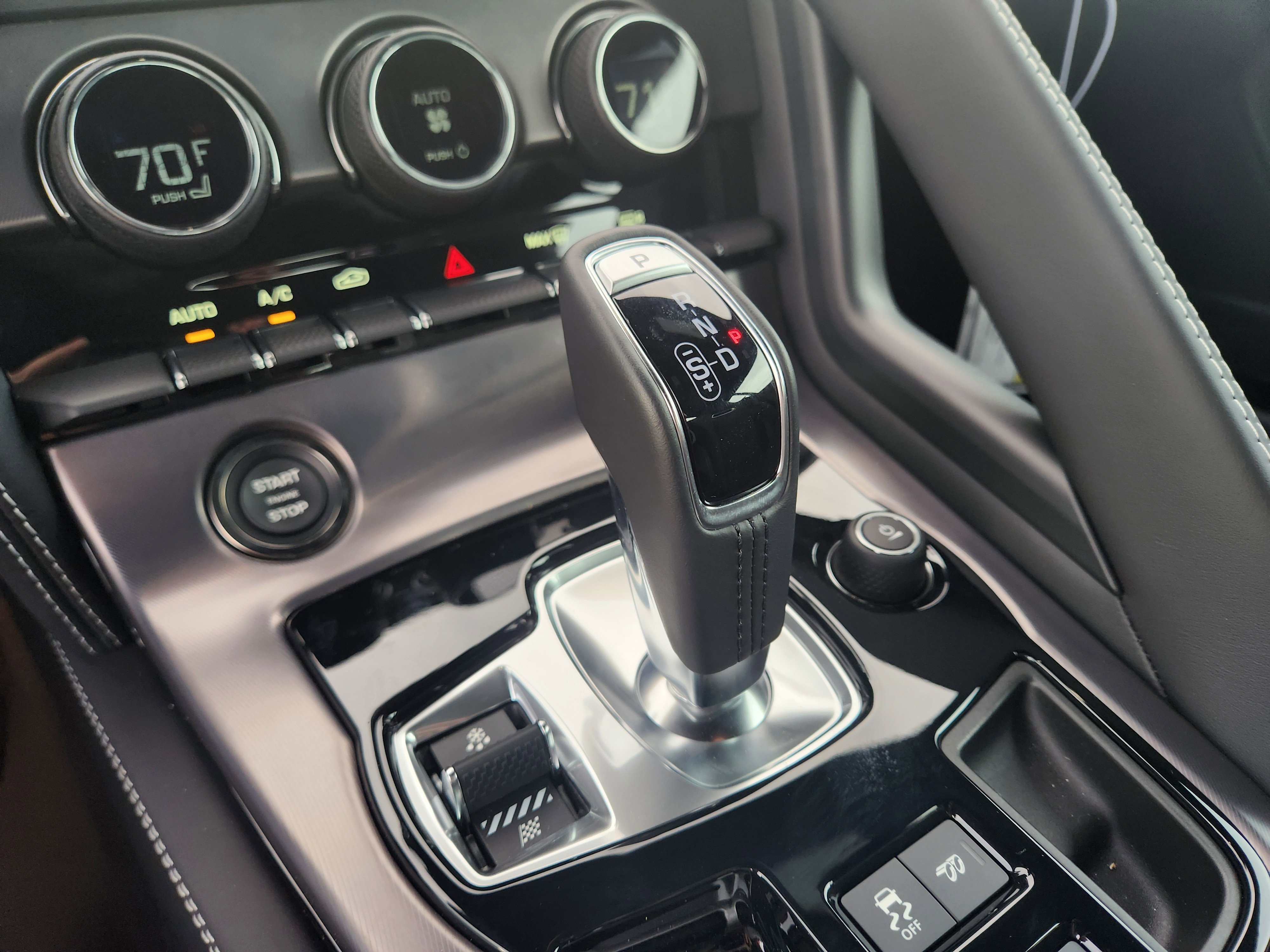 New 2024 Jaguar F-TYPE R image 10