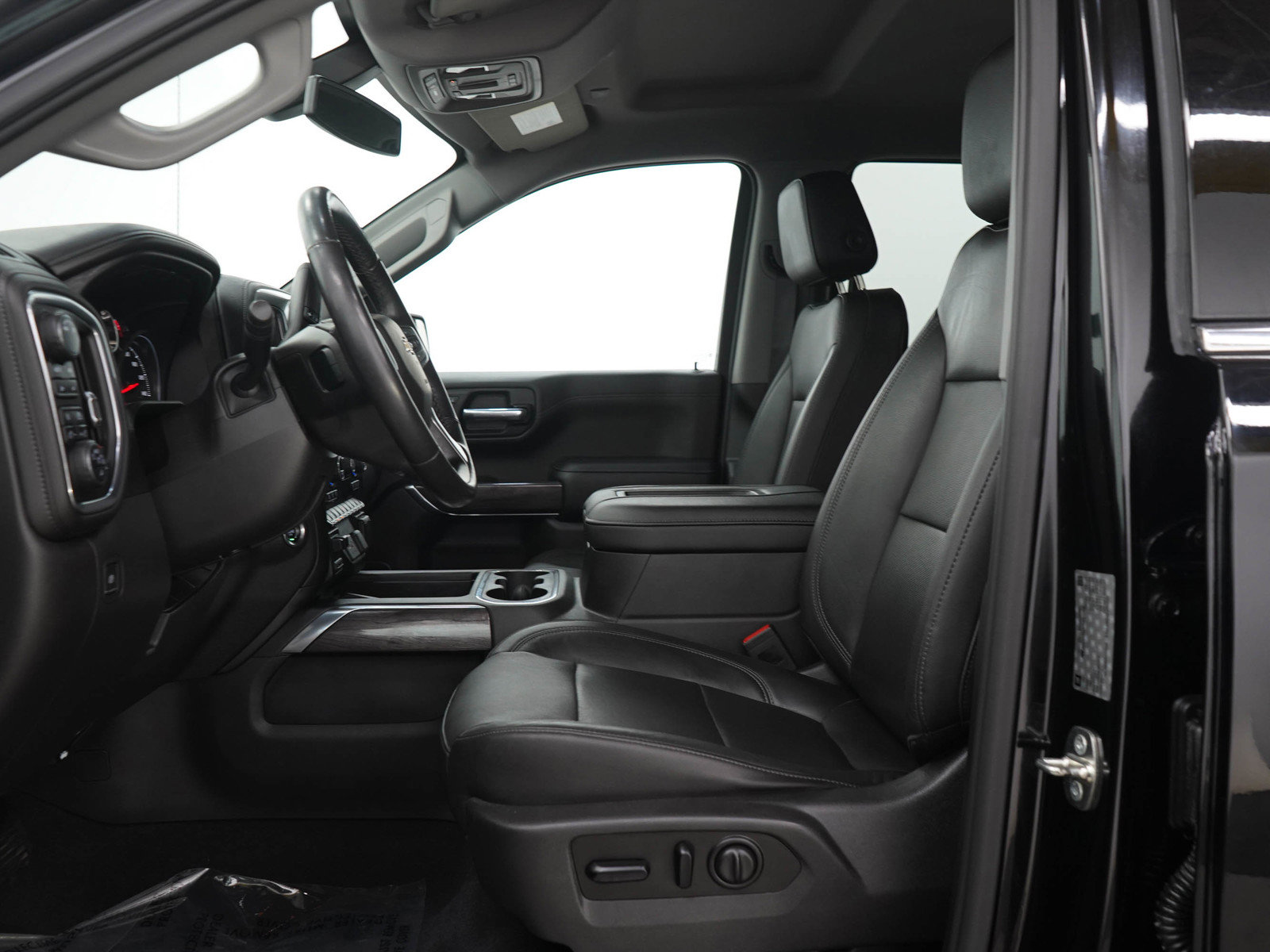 Used 2019 Chevrolet Silverado 1500 LTZ AWD/4WD image 25